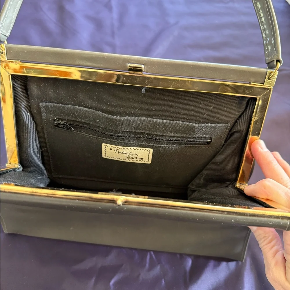 Naturalizer 60’s Gray Shoulder Bag With Gold Accents‎